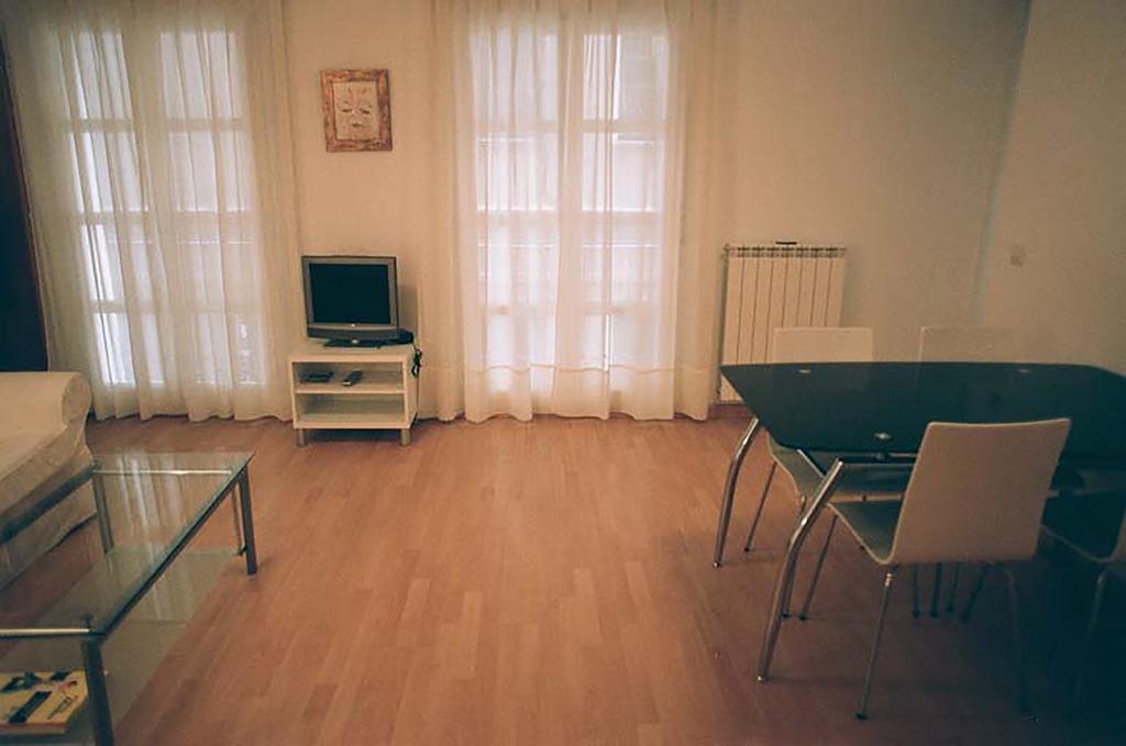 Apartamentos Auhabitat Zaragoza, Edificio De Apartamentos Turisticos Szoba fotó